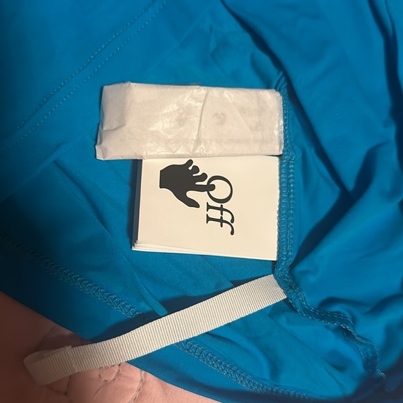 Only tried this one on. Needed a bigger size. - Picture 3 of 6